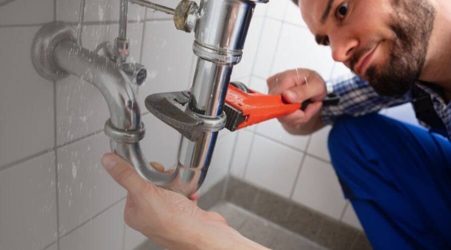 Professional clogged toilet repair services in Agency, MO